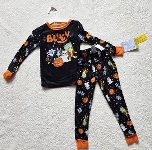 NWT Kid's girl/ boy Bluey Halloween 2pc Pajama Set, flame resistant, size 4 & 10